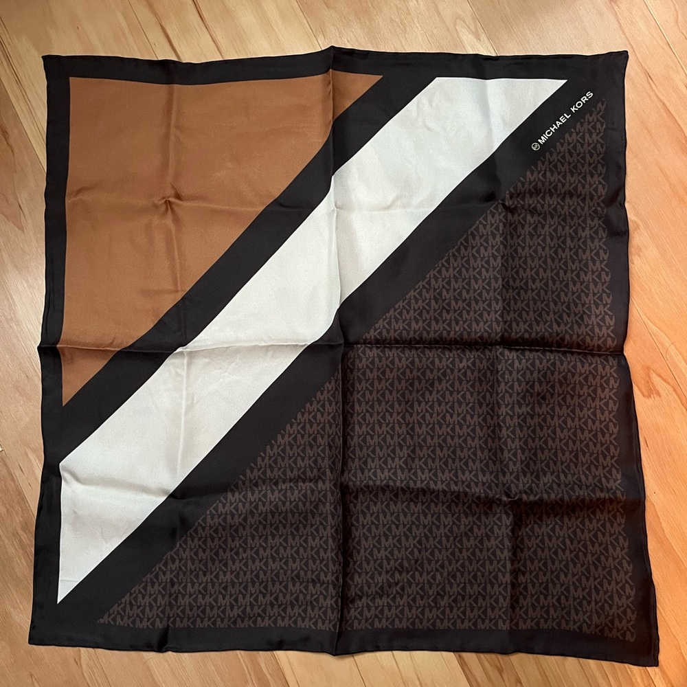 NWT Michael Kors Brown and Black Scarf